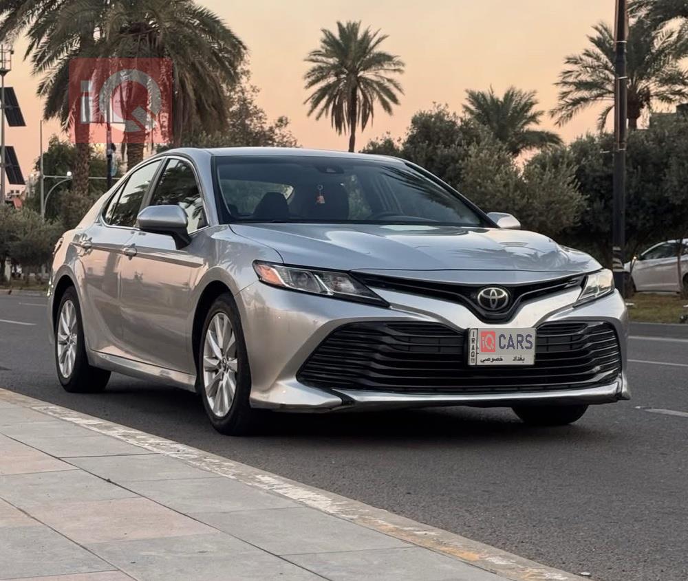 تۆیۆتا کامری